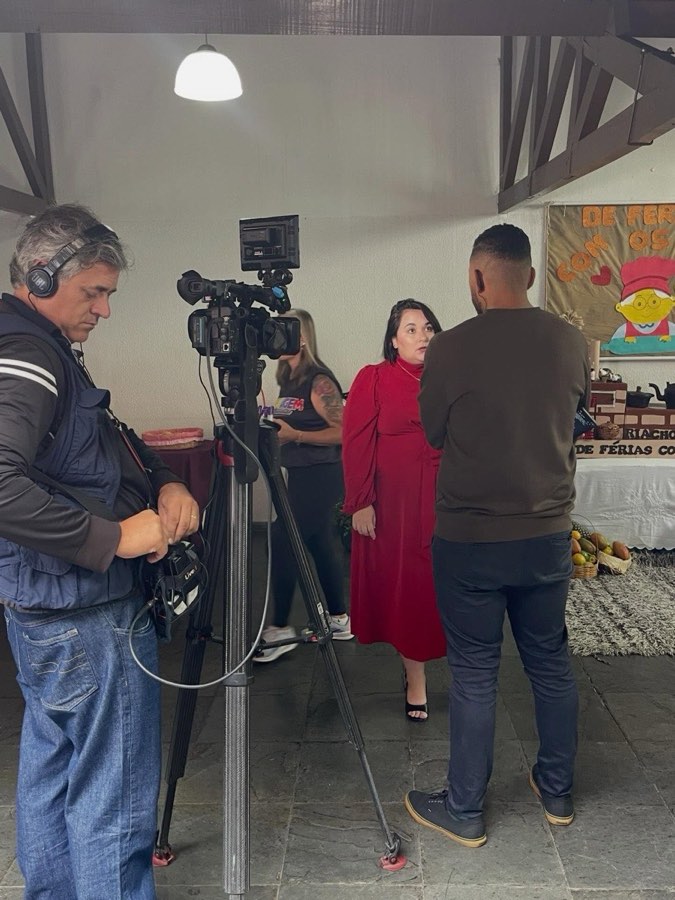 Equipe de reportagem gravando no Betel Hub